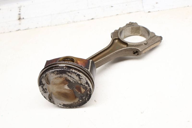 Piston w/ Connecting Rod 06K107065BS — Used (SKU 707717)