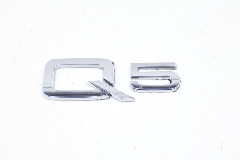 Emblem / Badge (Q5) 8R0853741 — Used (SKU 707485)