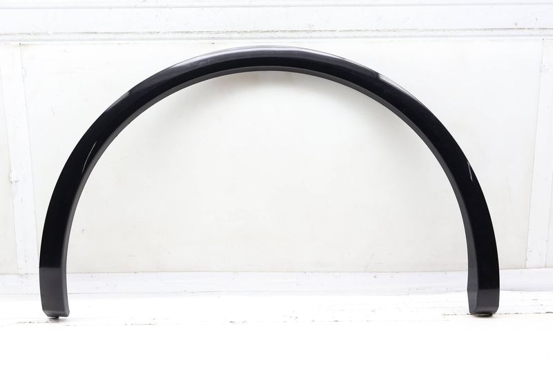 Wheel Fender Flare Trim / Molding 80A853818A — Used (SKU 719185)