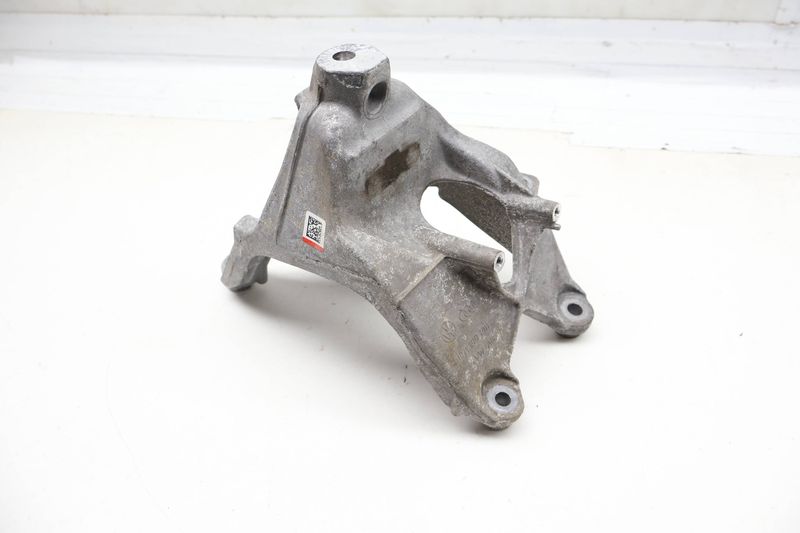 Engine / Motor Mount Bracket 80A199308 — Used (SKU 719268)