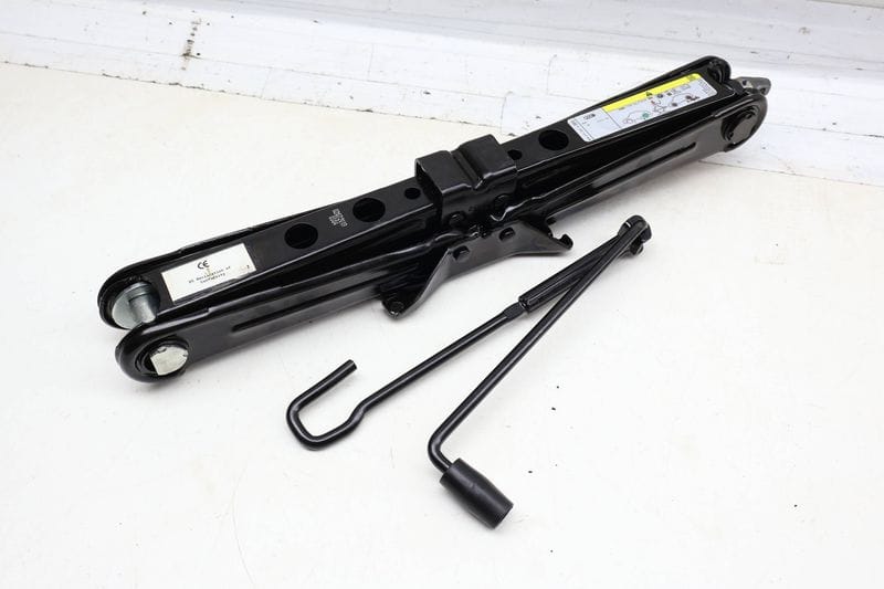 Scissor Jack 80A011031A — Used (SKU 707748)
