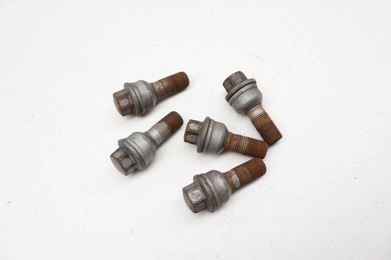 Wheel Bolt / Lug Nut Set (5) 8R0601295 — Used (SKU 719345)