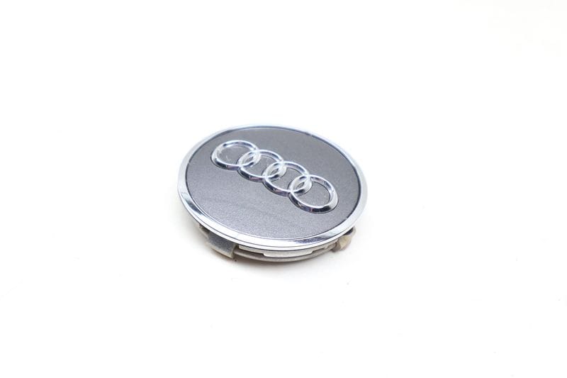 Wheel Center Cap 8W0601170 — Used (SKU 707517)