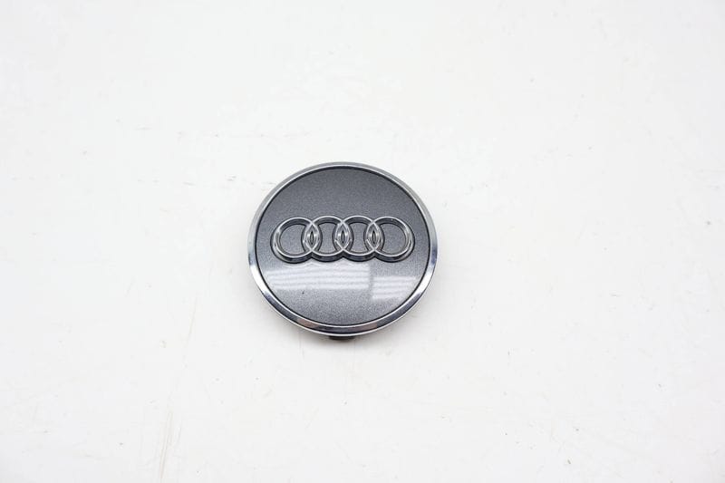 Wheel Center Cap 8W0601170 — Used (SKU 718920)
