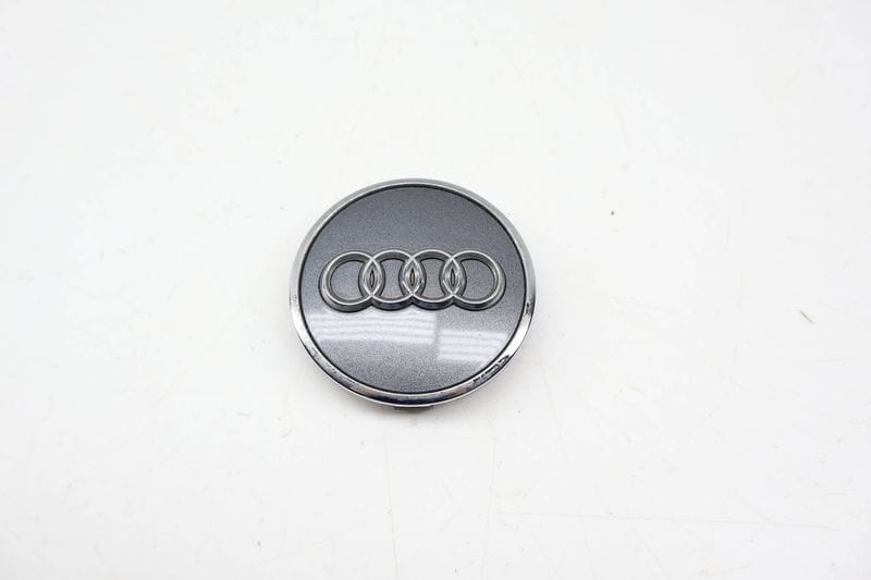 Wheel Center Cap 8W0601170 — Used (SKU 718921)