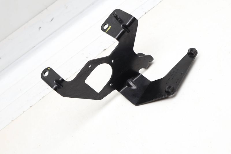 Auxiliary Water / Coolant Pump Bracket 4M0819147E — Used (SKU 729124)