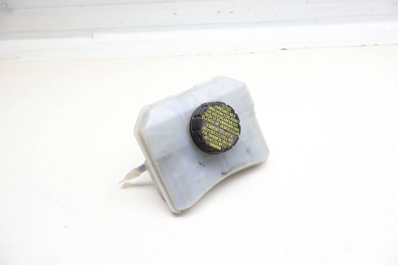 Brake Fluid Reservoir / Tank 8W0611301 — Used (SKU 729316)