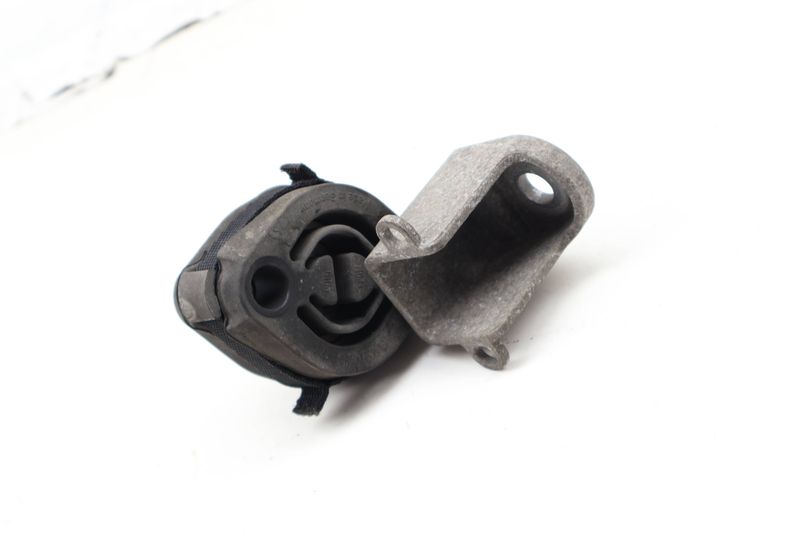 Exhaust Hanger Mount / Bracket 4M0253144E — Used (SKU 729142)