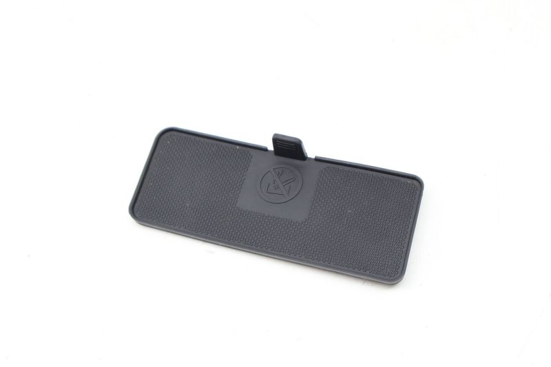 Center Console Storage Bin Insert 4M1863328 — Used (SKU 729009)