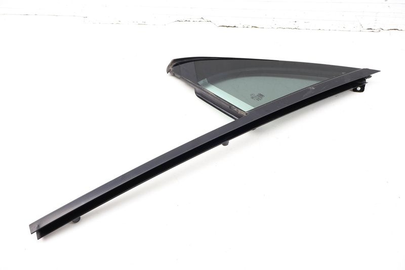 Side Door Window Glass 4M0845113 — Used (SKU 729371)