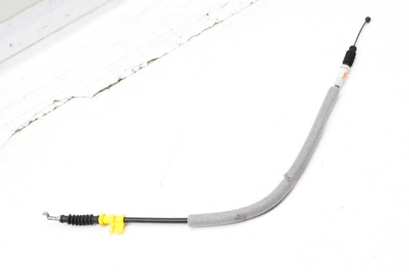 Exterior Door Handle Release / Bowden Cable 4M0837099A — Used (SKU 729082)