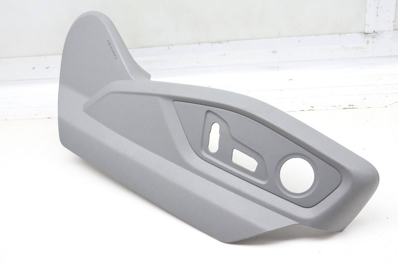 Outer Seat Switch Trim / Panel 4M0881326K — Used (SKU 728850)