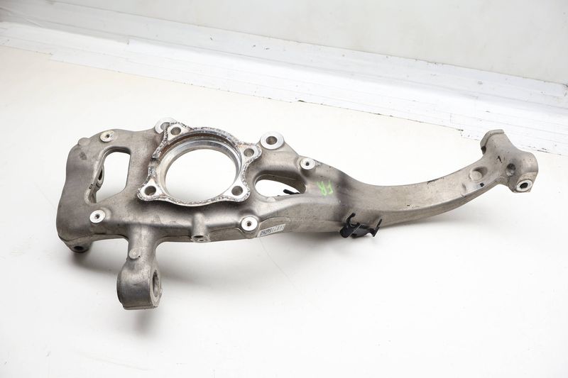 Spindle Knuckle / Wheel Bearing Housing 4M0407242J — Used (SKU 729300)