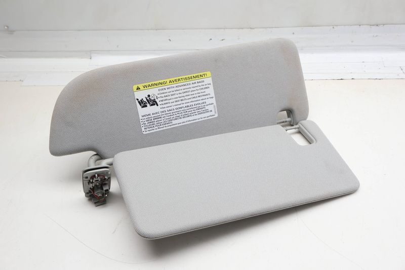 Dual Sun Visor / Mirror 4M0857551AJ — Used (SKU 728832)