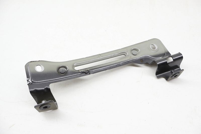 Fender Mount Bracket 4M0821431 — Used (SKU 729265)