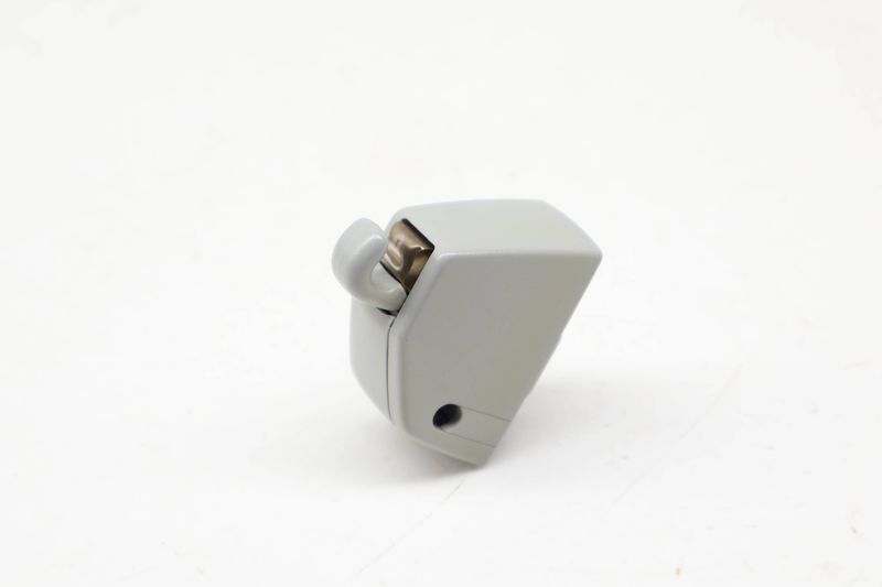 Sun Visor Clip / Bracket 4M0859561C — Used (SKU 728866)