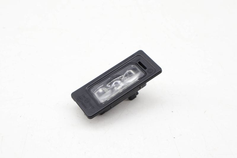 License Plate Light 5NA943021 — Used (SKU 729050)