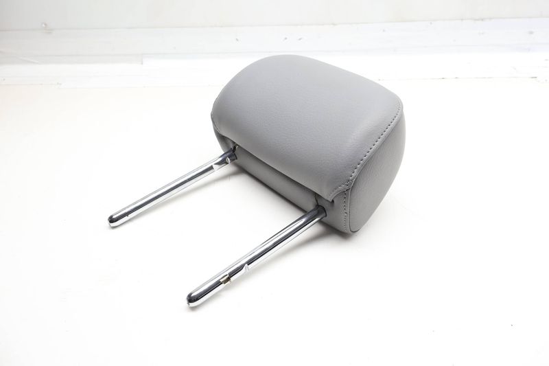 Outer Seat Headrest / Head Rest (2ND ROW) 4M0883901P — Used (SKU 728842)