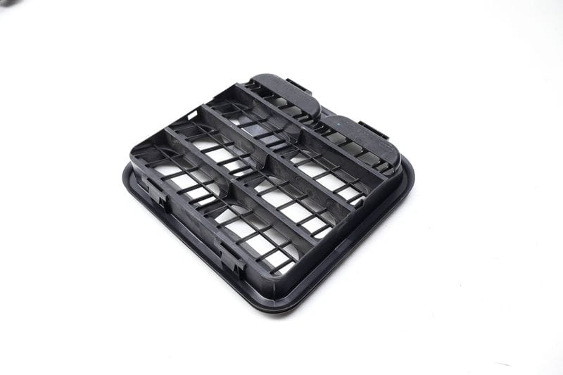 Quarter Panel Cabin Pressure Relief Vent / Grille 4M0819181 — Used (SKU 729244)