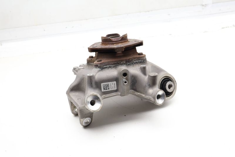 Spindle Knuckle w/ Wheel Bearing 4M0505460C — Used (SKU 729302)