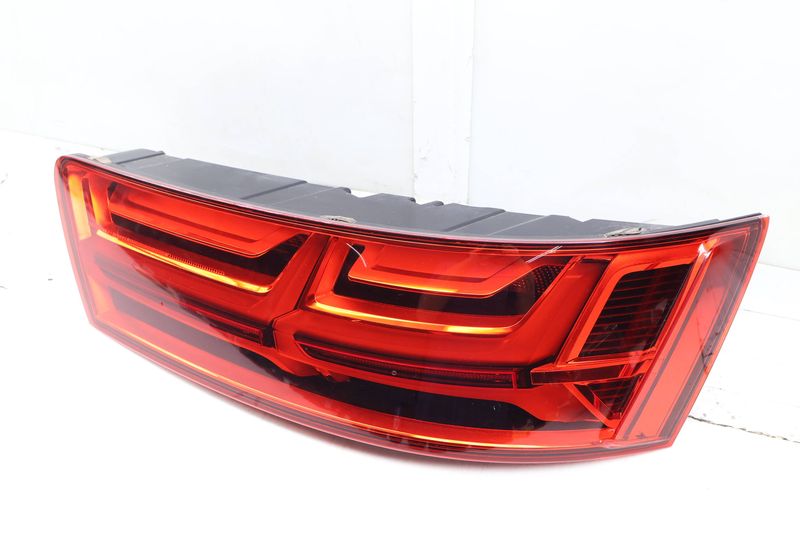 LED Tail Light / Lamp (UPPER) 4M0945094L — Used (SKU 729068)