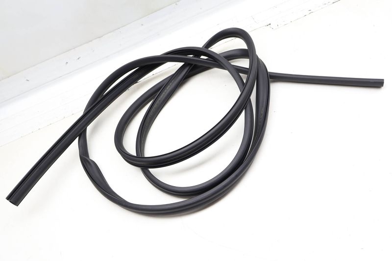 Sun Roof Seal / Weather Stripping (INNER) 4M0877439A — Used (SKU 729071)