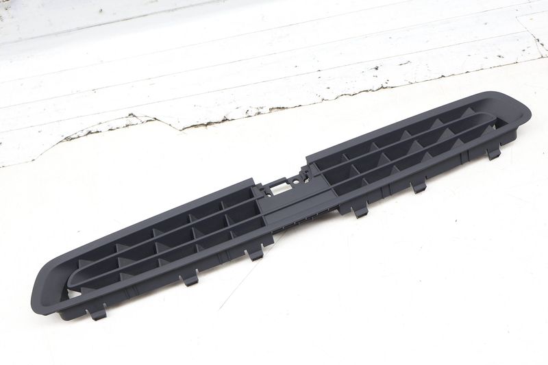 Upper Center Dash Air Vent 4M0819632 — Used (SKU 728926)