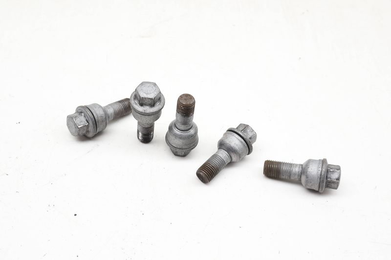 Wheel Bolt / Lug Nut Set (5) 8R0601295 — Used (SKU 728876)