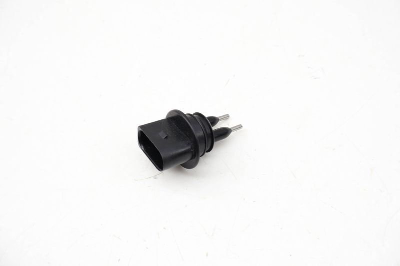 Windshield Washer Fluid Level Sensor 7M0919376 — Used (SKU 729187)