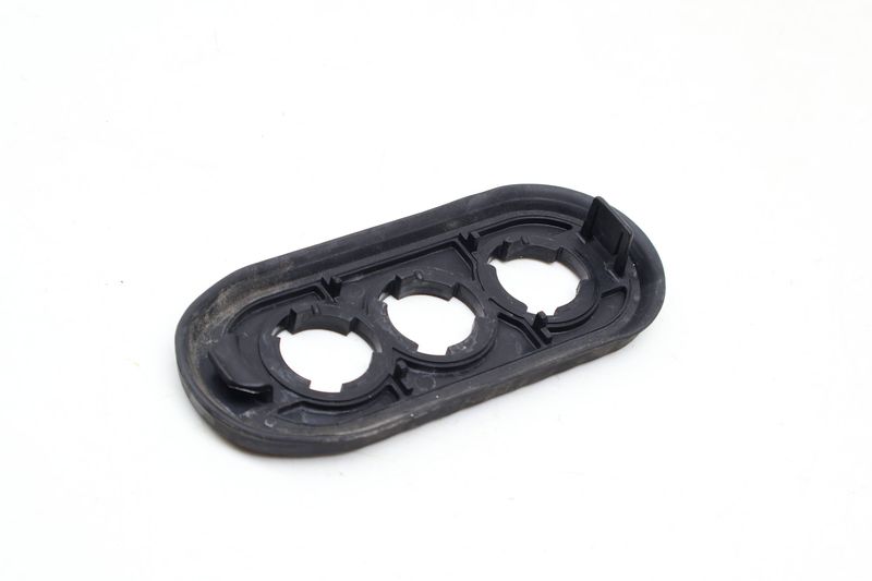 Coolant Hose Grommet 8W0122291AE — Used (SKU 699802)