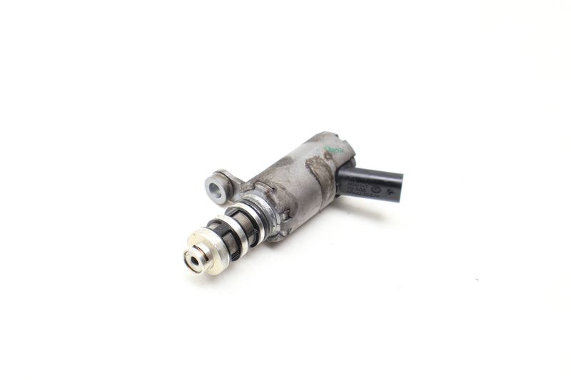 Engine Oil Pump Solenoid Valve 06M115393D — Used (SKU 699771)