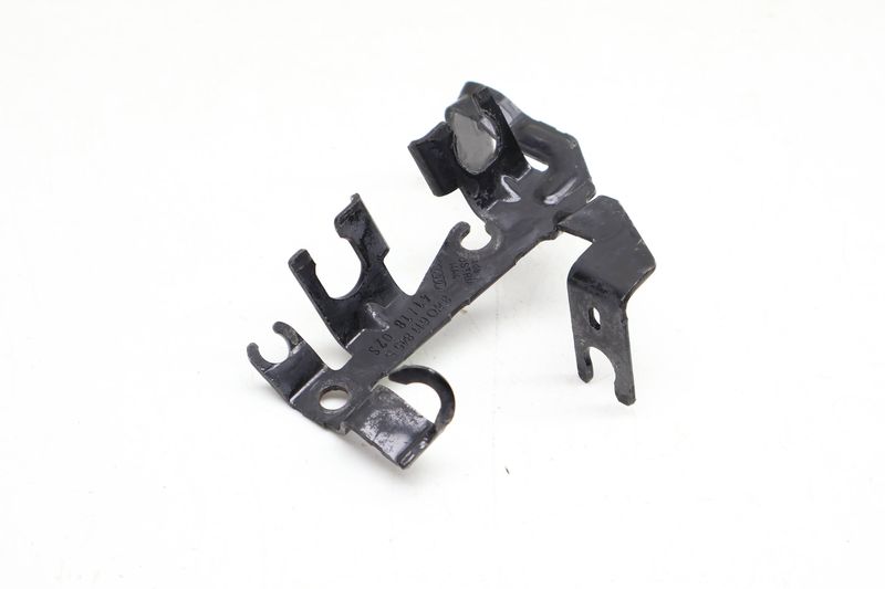 Brake Line / Hose Bracket 8W0611845S — Used (SKU 699730)