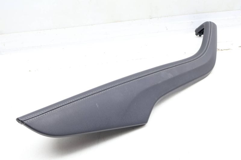 Door Armrest / Arm Rest 8W6867173A — Used (SKU 699542)