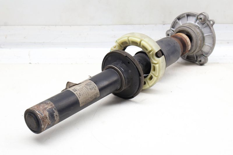 Strut / Shock Absorber 8W6413031G — Used (SKU 699810)