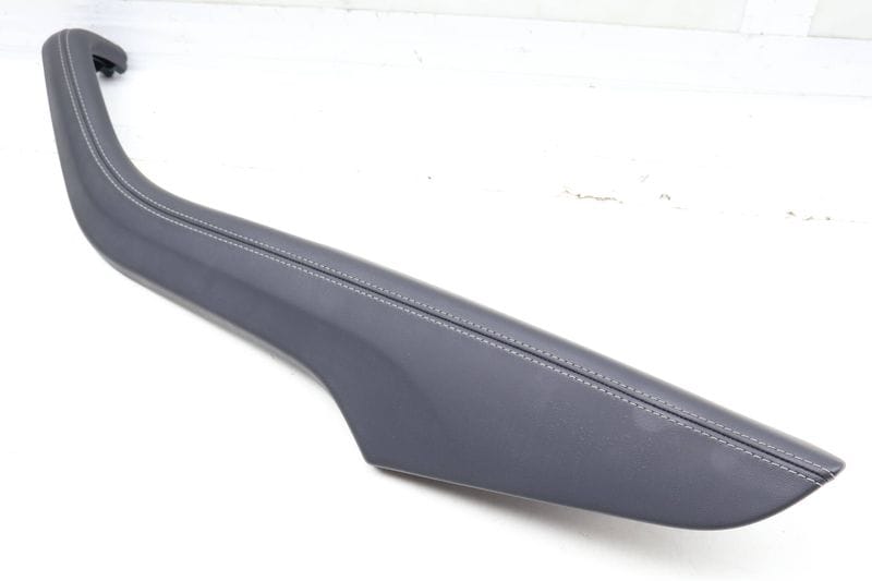 Door Armrest / Arm Rest 8W6867174A — Used (SKU 699543)