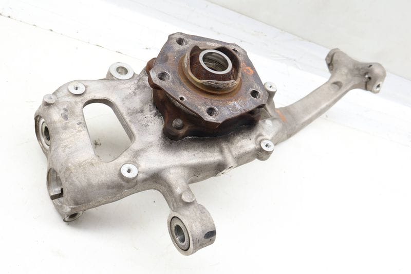 Spindle Knuckle w/ Wheel Bearing 8W0407242F — Used (SKU 699817)