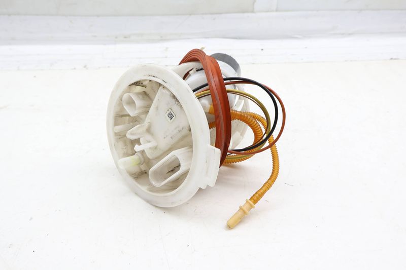 IN-Tank Fuel Pump Assembly 8W0919087AA — Used (SKU 699889)