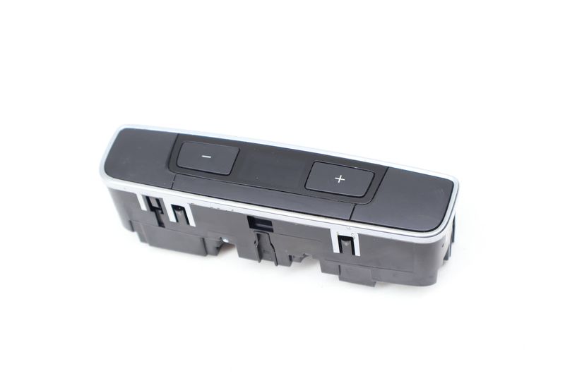 AC Climate Control / Temp Unit 8W0919158 — Used (SKU 699554)