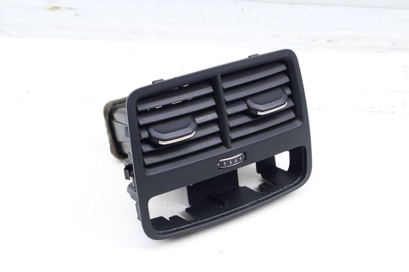Center Console Air Vent 8W0819203B — Used (SKU 699638)