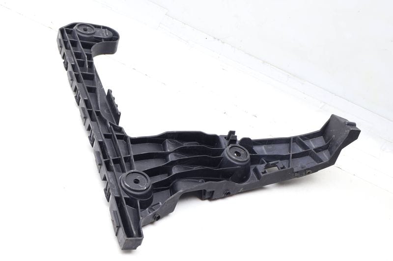 Bumper Guide / Mount Bracket 8W6807454 — Used (SKU 699866)