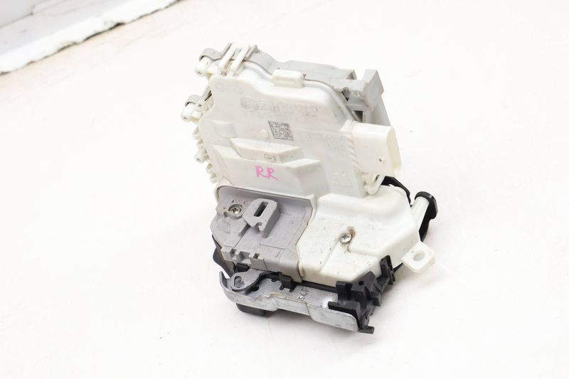 Door Latch / Lock Actuator 8X0839016D — Used (SKU 621573)