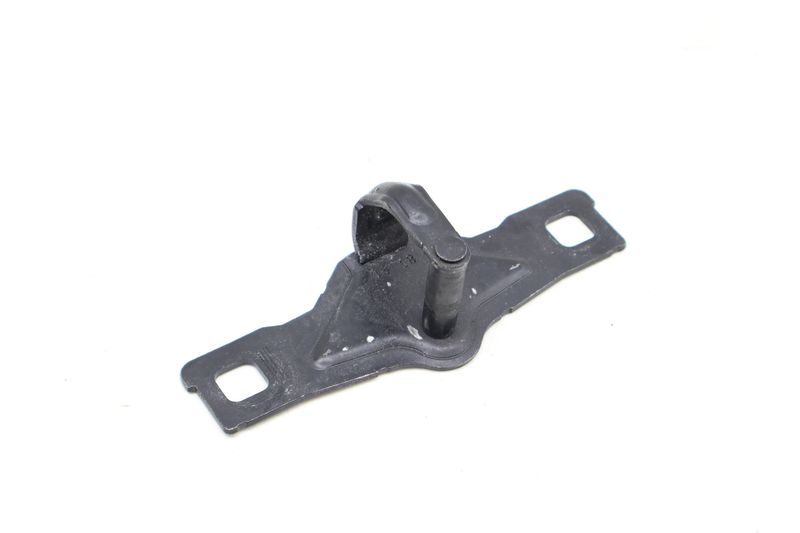Trunk Latch Striker Plate 8W5827507 — Used (SKU 699736)