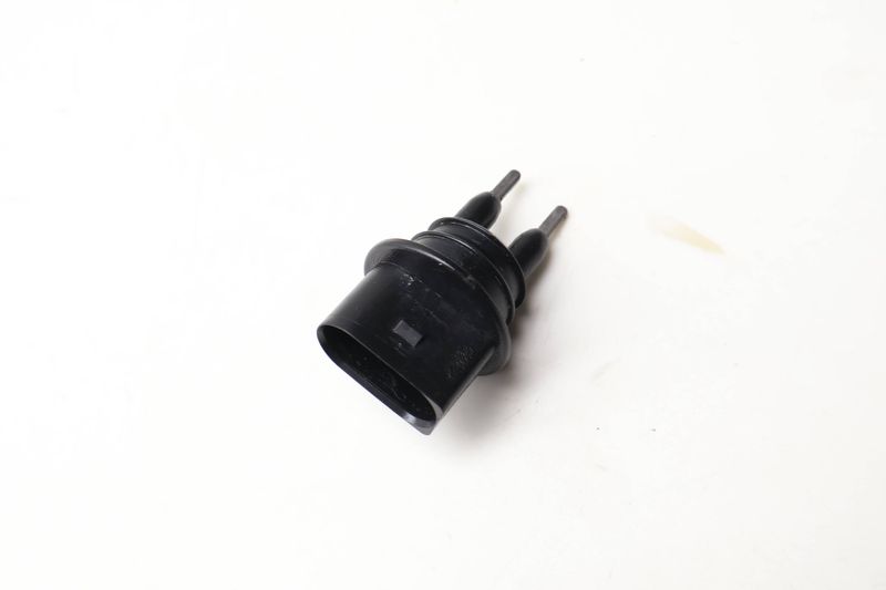 Windshield Washer Fluid Level Sensor 7M0919376 — Used (SKU 621510)