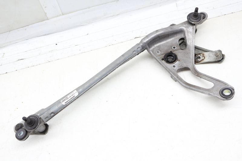 Windshield Wiper Transmission / Bracket 8W6955023D — Used (SKU 699845)