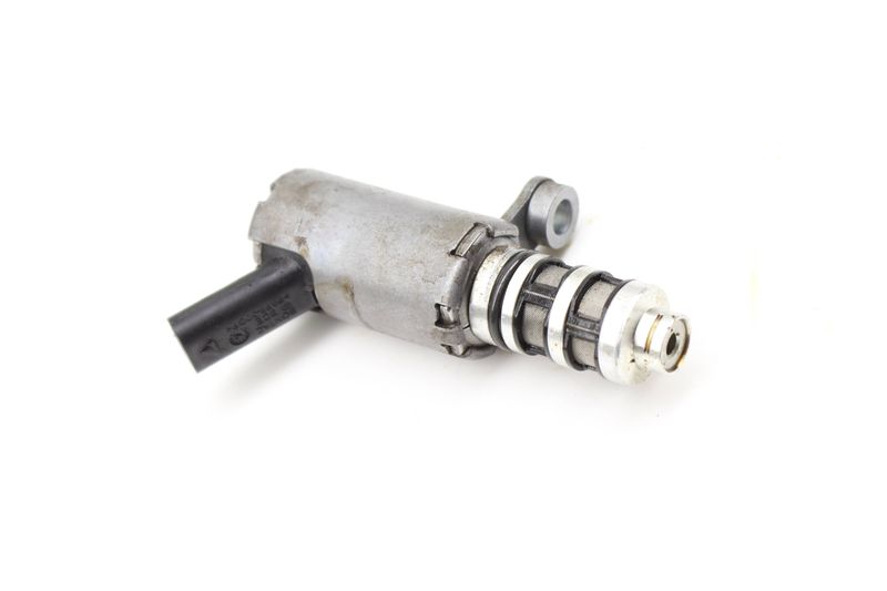 Engine Oil Pump Solenoid Valve 06M115393D — Used (SKU 566122)