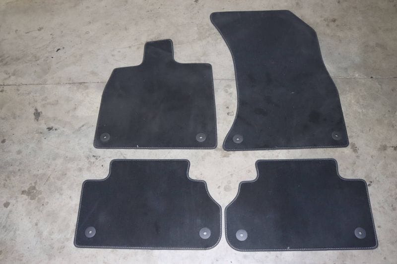 Carpet Floor Mat Set — Used (SKU 566217)