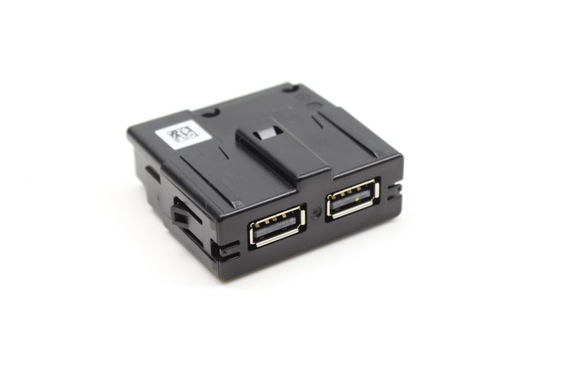 Center Console Dual USB Port / Module 5Q0035726L — Used (SKU 565663)