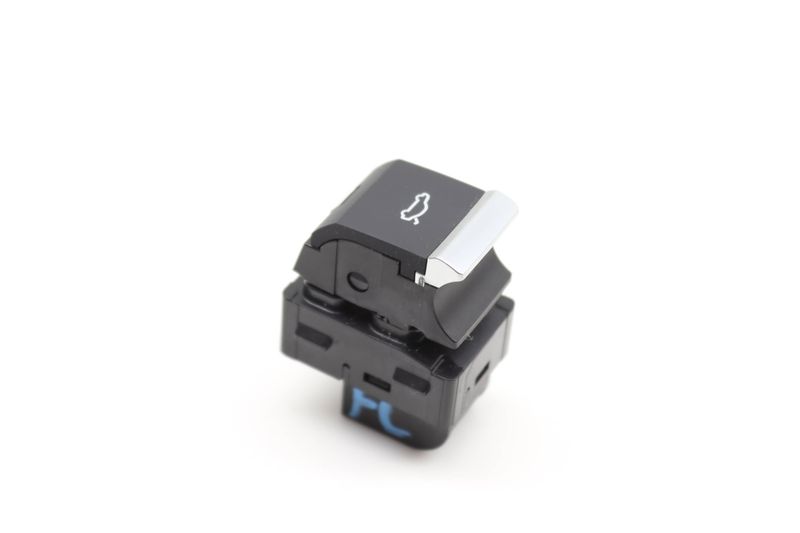 Trunk Release Switch 4M0959831A — Used (SKU 565666)