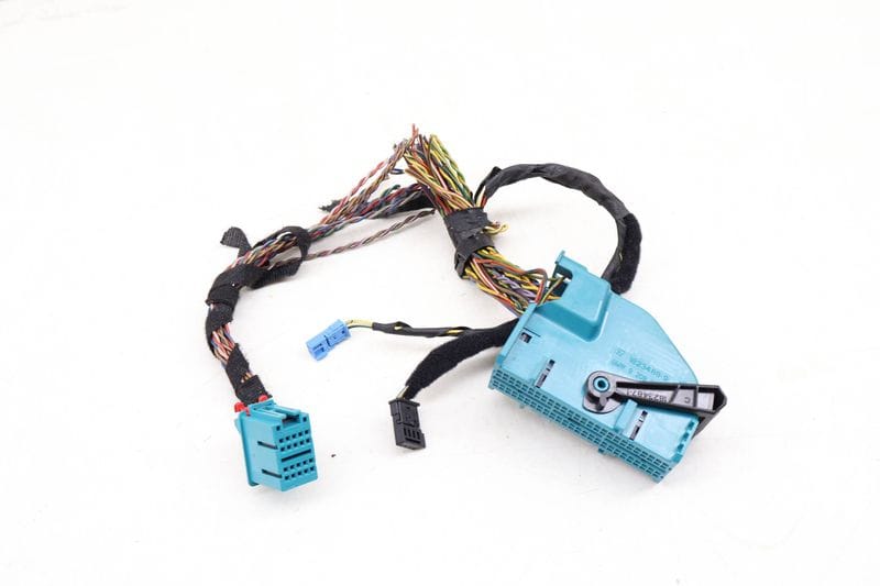 104-PIN Airbag Module Wiring Connector / Pigtail 65779208211 — Used (SKU 647767)