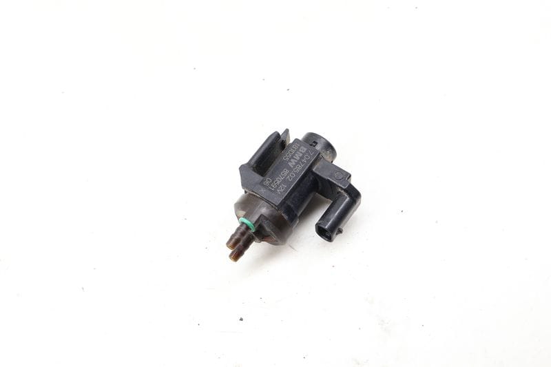 Electric Valve / Vacuum Solenoid 11748570591 — Used (SKU 648146)